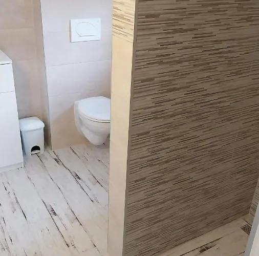 Jan 4 Apartman *
