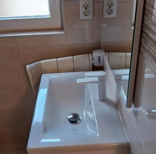 Jan 4 Apartman *